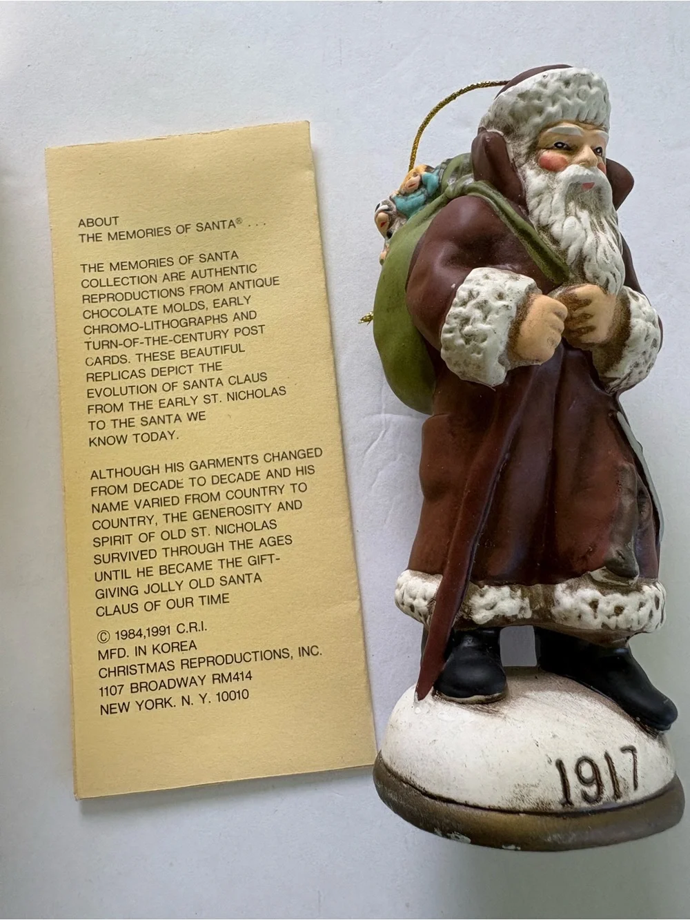 Vintage-Style 1917 Red Santa Figurine Holiday Decoration memories of Santa